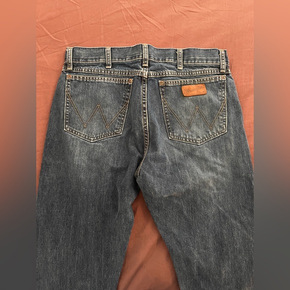 Men’s wrangler jeans - Picture 2 of 2